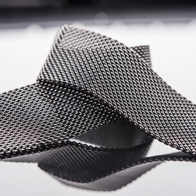 Minimalist stainless steel mesh watch